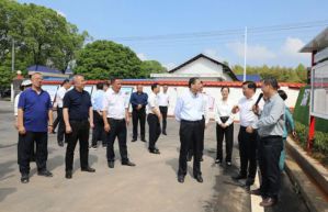 胡国安陪同长沙市人大常委会党组书记调研