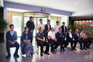 国务院参事刘燕华一行莅临金诃藏药考察调研