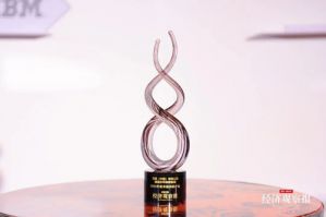 完美臻荟珍萃焕颜系列获2023卓越创新产品