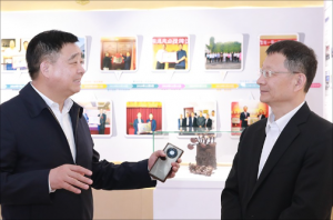 中国食品土畜进出口商会会长曹德荣走访安惠生物