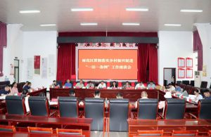 胡国安随长沙市人大常委会一行赴雨花区检查