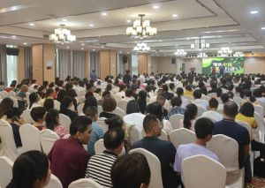 “健康中国安惠在行动”报告会走进柳州