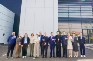 绿叶科技集团徐建成董事长率团拜访瑞士龙沙集团深化全球健康营养品战略合作