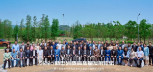 圃美多乐活联合承办新型消费论坛 斩获双重荣誉