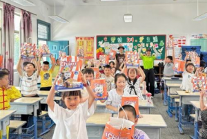 “六一”赴暖三十载 宝健岁岁初心守童真